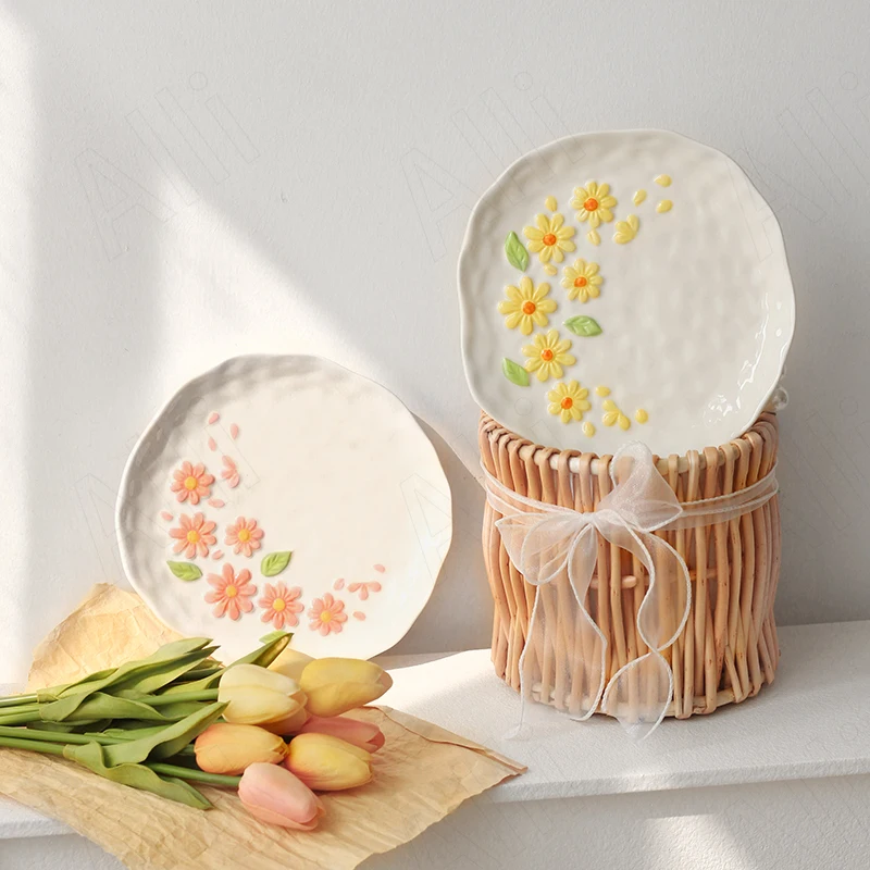 Simple Ceramic Plate Lily of The Valley Relief Afternoon Tea Dessert Organizer Desktop Breakfast Bread Plates Kitchen Tableware