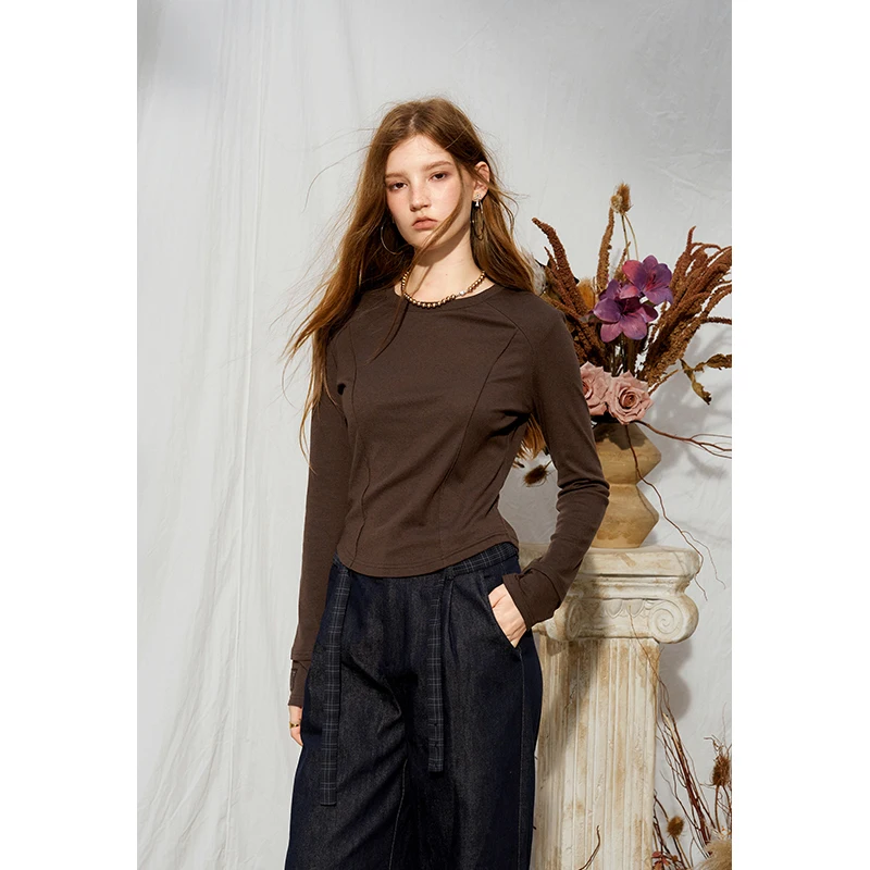 ELFSACK Women's Solid Crew Neck Tee with Long Sleeve, Casual Slim Fit Top for Everyday Cozy Wear