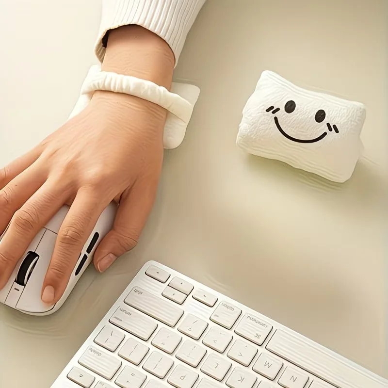 2-piece set with random patterns, keyboard, mouse and wrist guard pads, relieve wrist fatigue, comfortable desktop accessories