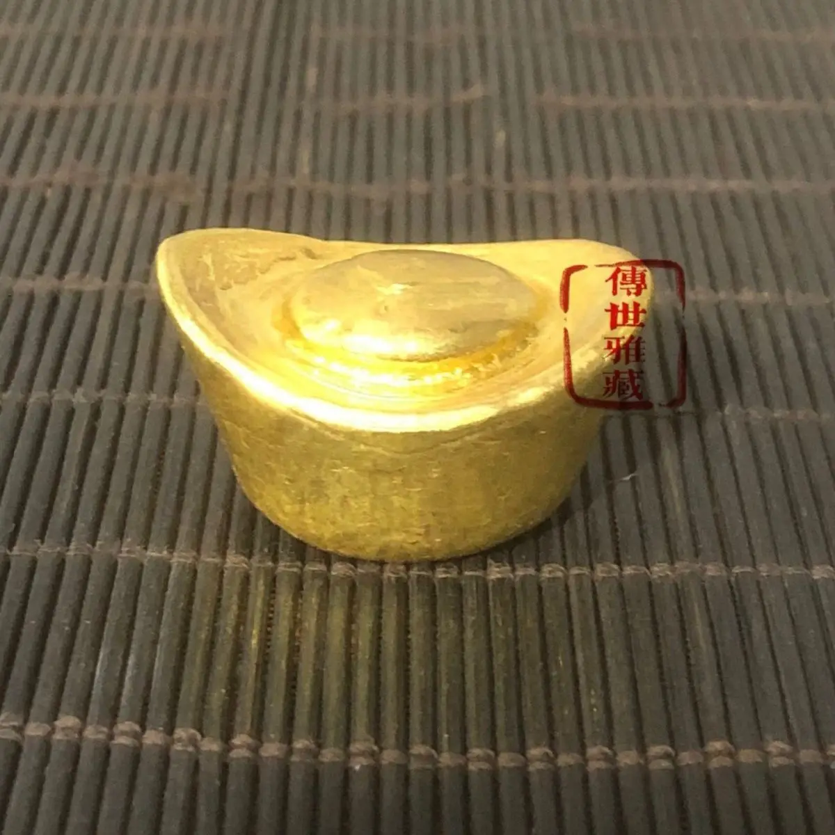 Solid Qianlong first year ingot the pulp is warm delicate and spicy Fine workmanship length 4 wide 3 high 2