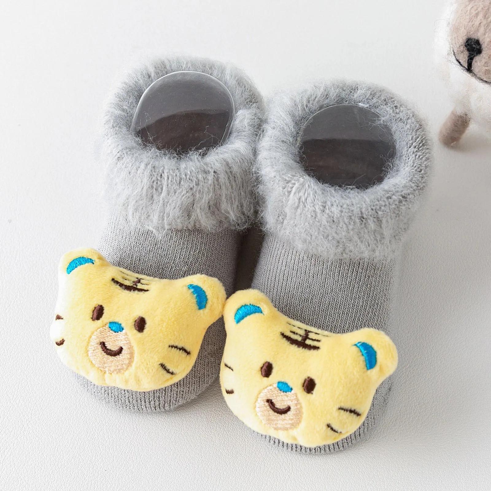 

Осенне-зимние новые детские носки для пола, закрытые нескользящие носки с полной резиновой подкладкой для малышей, утепленные носки с мультипликационным рисунком для мальчиков и девочек