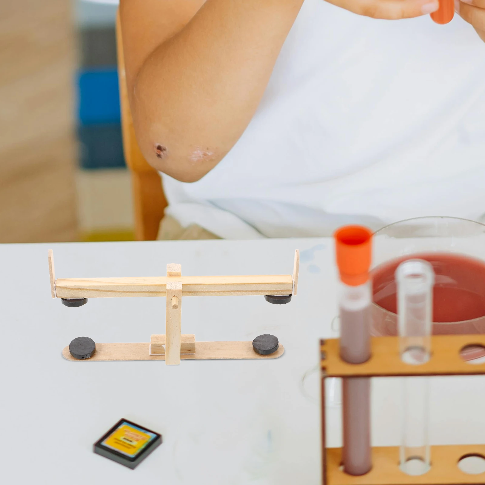 Lehrmittel, Grundschule, Magnete, Holz, Lernen, magnetische Wippe, wissenschaftliches Spielzeug