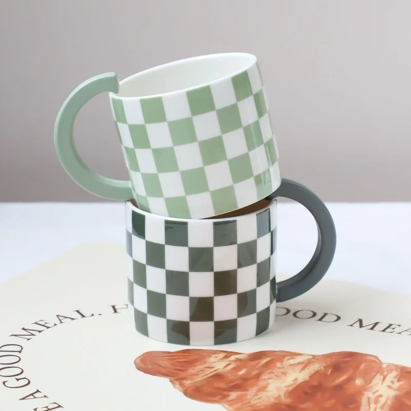 

Ceramic Mug Korean Style Checkerboard Creative Handle Coffee Mug Tea Cup .water Milk Juice Drink Cup Household Drinking Utensils