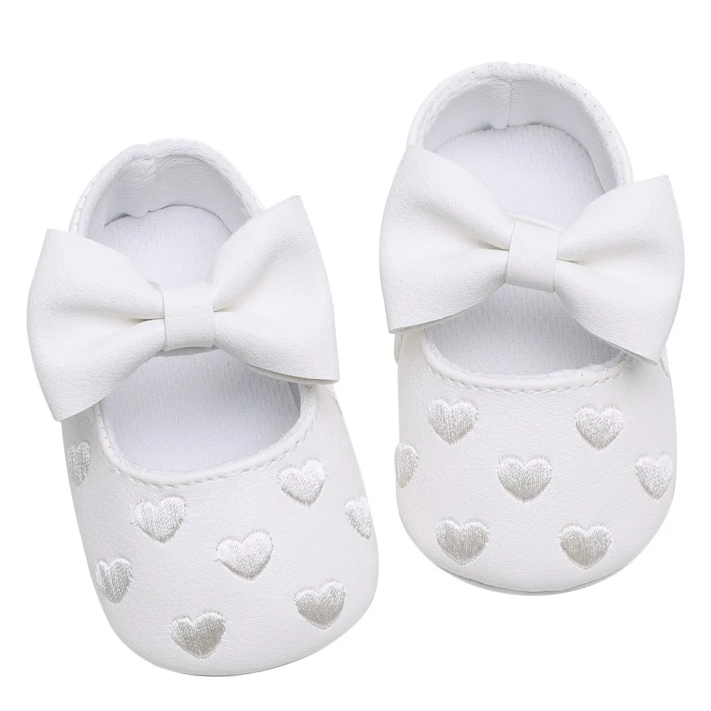 

1Pair Baby Girl Shoes 11Cm 4.323inch 4Us 3Uk 19.5eu White Simple Elegant Heart Design Comfortable Prewalker for Smooth Floor