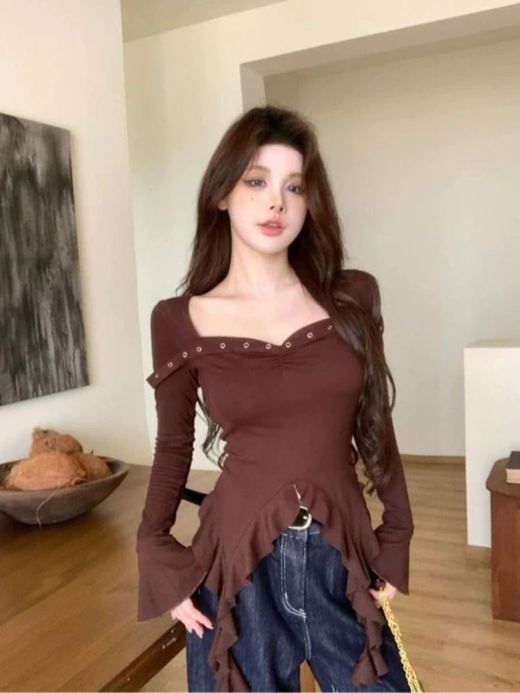 

Женская футболка с квадратным вырезом и рюшами и длинными рукавами, осенняя облегающая футболка в уличном стиле, уникальный нишевый дизайн, повседневная шикарная блузка 2026