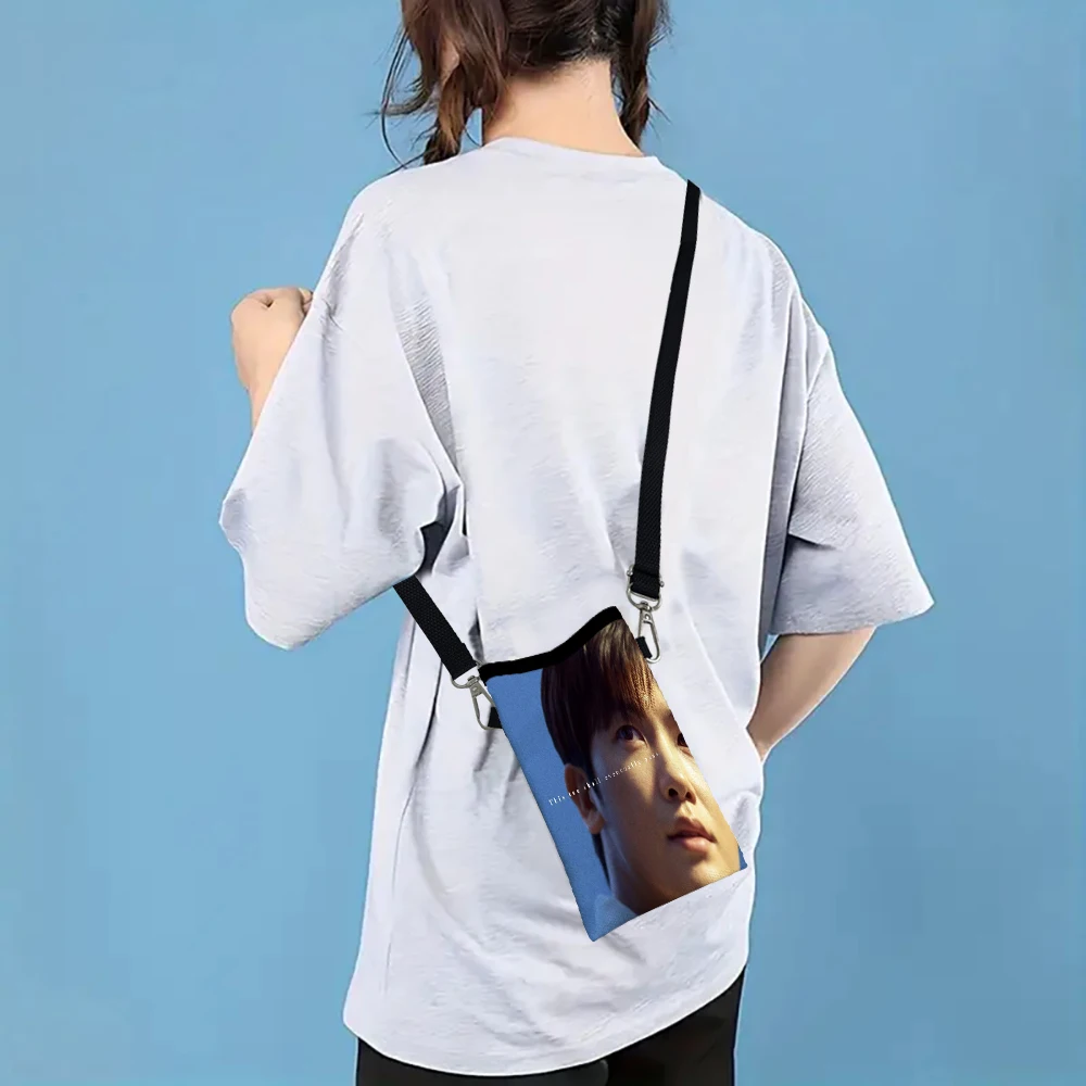 Park Hyung Sik Phone Bag Adjustable and Detachable Strap Designed for Women Crossbody Convertible ShoulderBag3.3