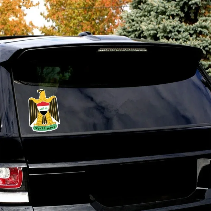 LYKX معطف جديد من أسلحة العراق ملصق سيارة مضحك ملون ملصقات السيارات السيارات البلاستيكية الشارات