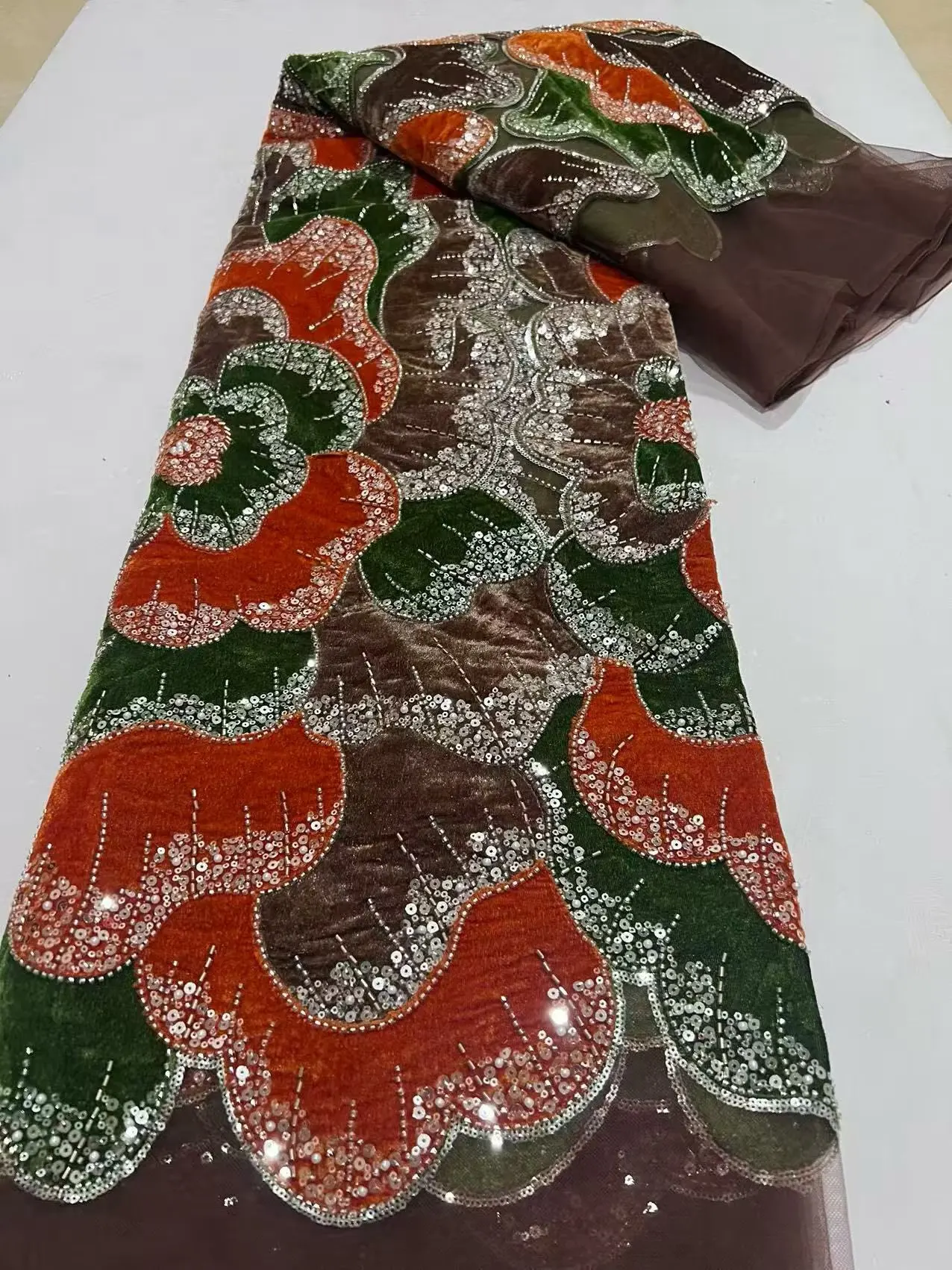 2026 High-Quality African Nigerian velvet lace fabric Sequins Beads Guipure For Sewing Wedding / Prom Party Dress 5 Yards