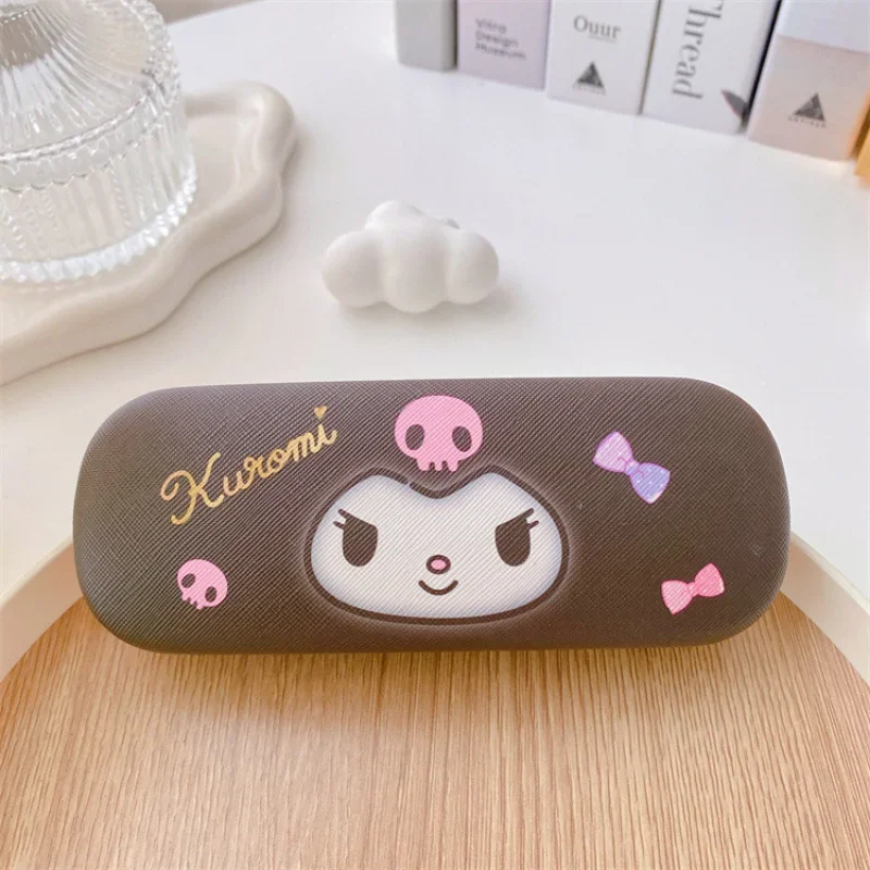 Sanurgente-Boîte de rangement pour lunettes Hello Kitty, étui à lunettes de soleil à coque rigide portable, porte-lunettes anti-pression pour femme,