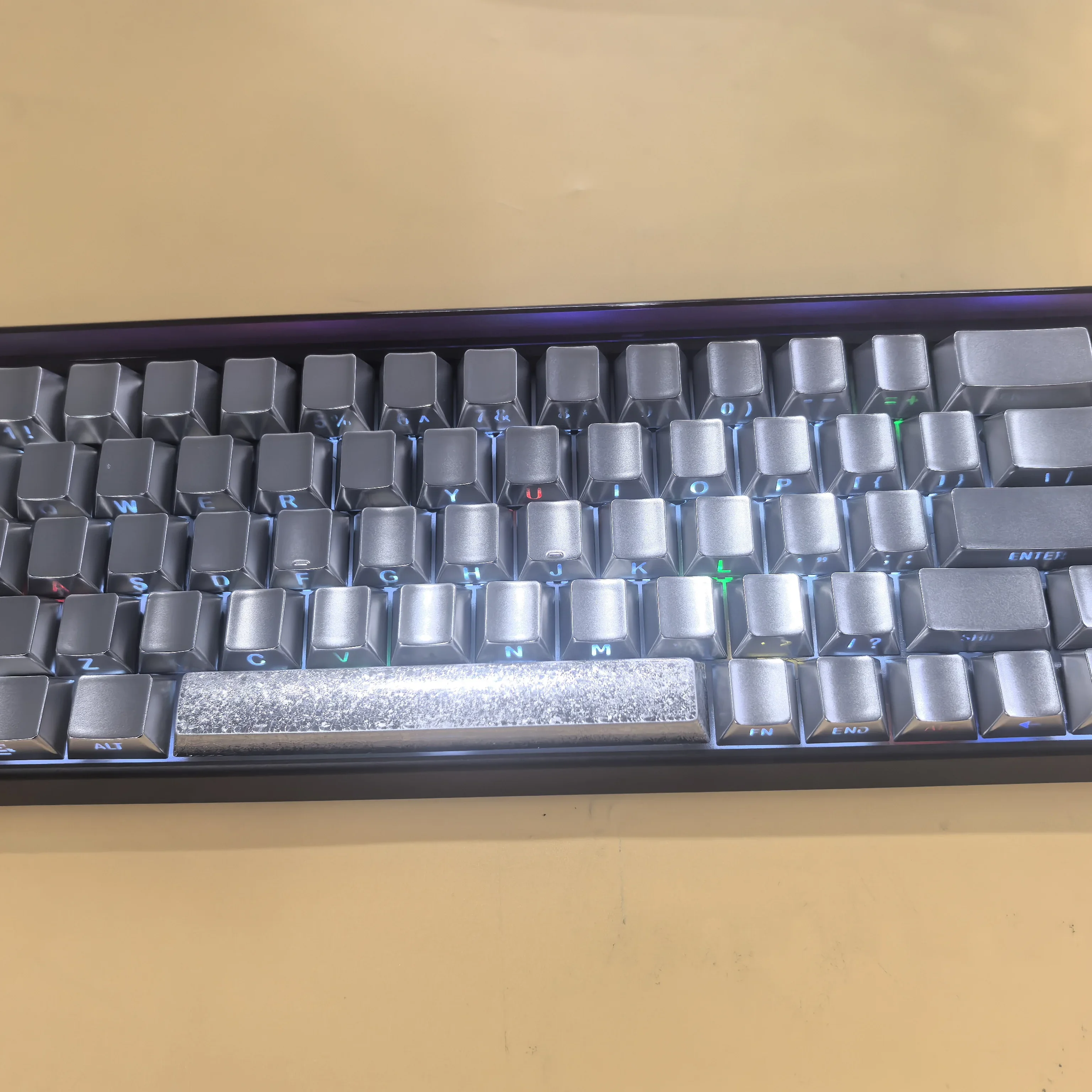 

Silver keycap PBT material metal texture translucent wooting60he