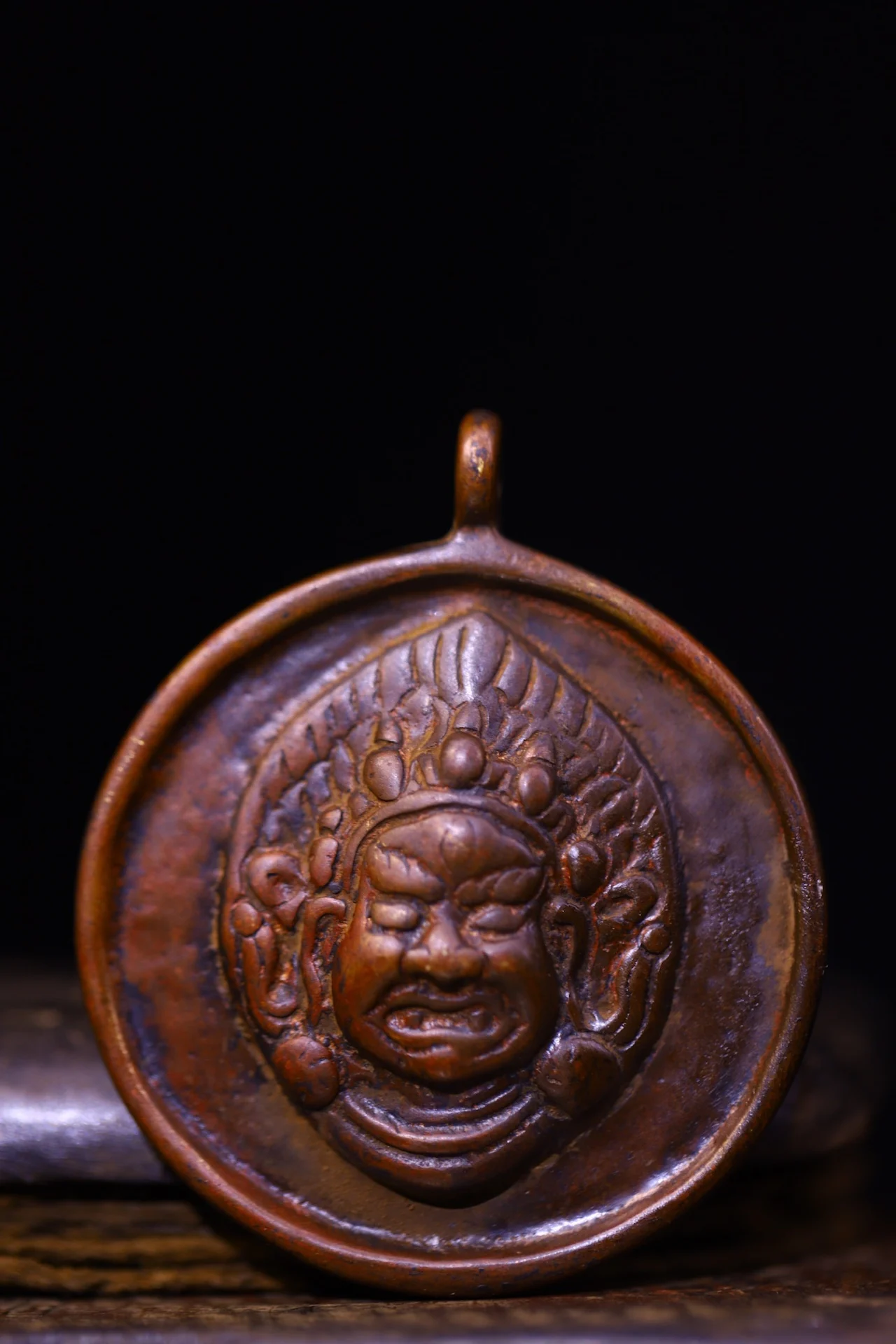 

2"Tibetan Temple Collection Old Bronze Cinnabar Mahakala Buddha Head Buddha Card Pendant Amulet Dharam Town house Exorcism