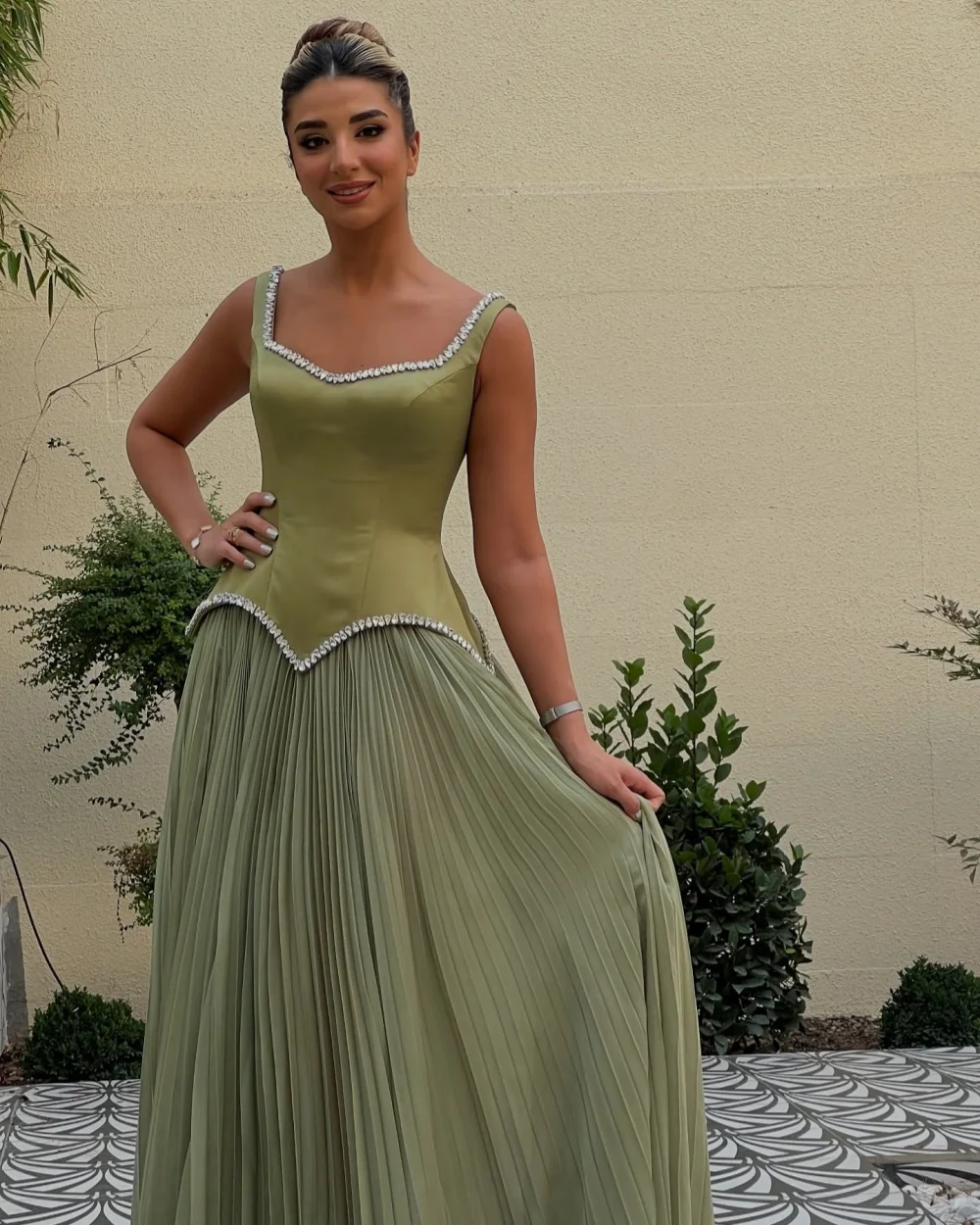 

Customized High Quality Classic Charmeuse Rhinestone Pleat A-line Square Neck Long Dresses Bespoke Occasion Dresses Fashion Sexy