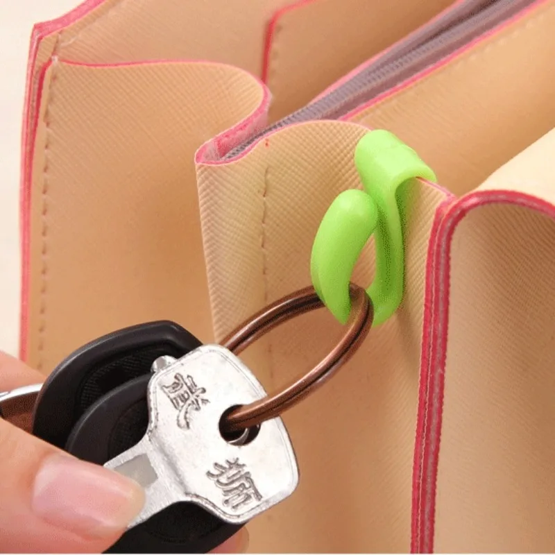 2PCS Colorful mini built-in bag clip to prevent lost key hook rack store clip, used in a variety of types of bags Bag organizer