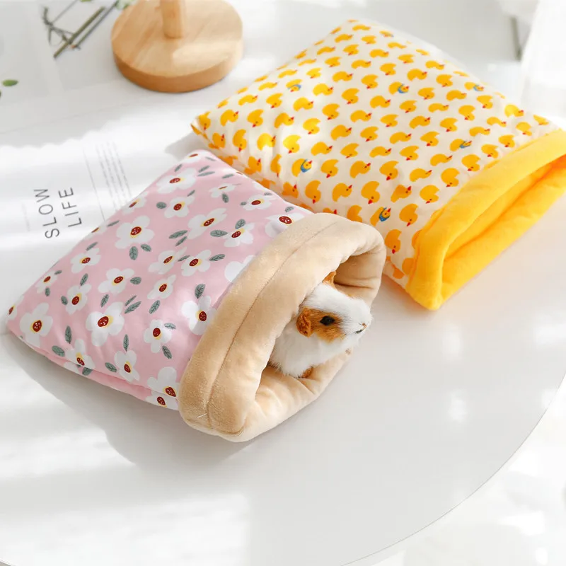 Small Pet Hamster Guinea Pig Small Nest Pet Hedgehog Squirrel Hamster Bed Comfortable Warm House Sleeping Bag for Winter