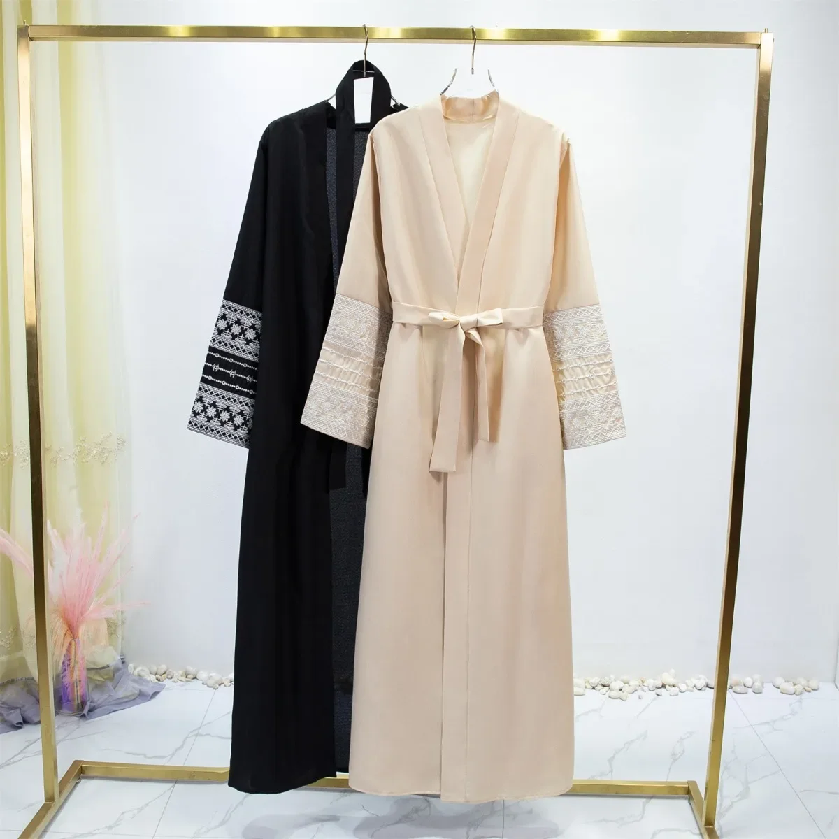 Abito lungo Abaya a maniche lunghe con apertura sul davanti ricamato, abbigliamento da donna, cardigan musulmano Abaya Out caftani Donna Jilbabs