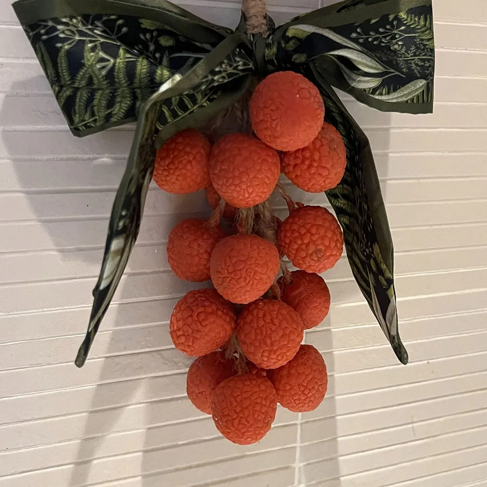 

Portable Simulated Lychee Cold Soap Gentle Hanging Cleansing Soap Rich Foam Can Be Cut Handmade Soap for Shower