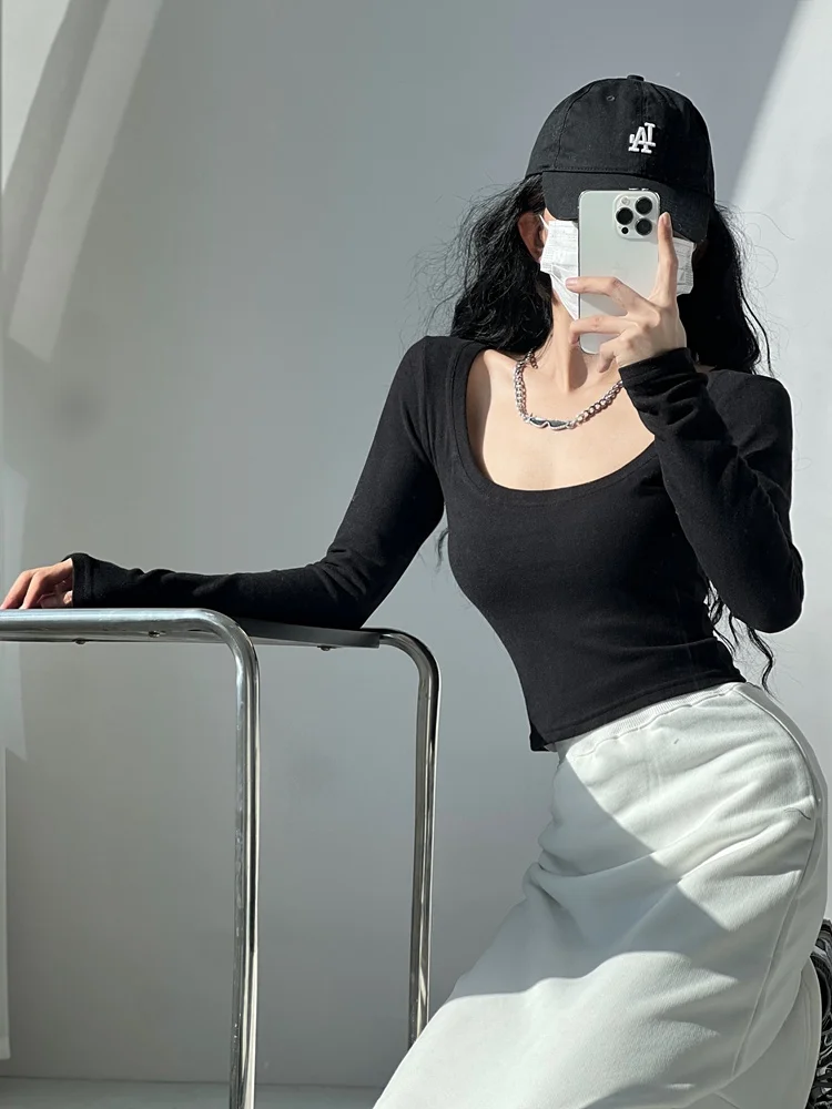 قميص نسائي ضيق بأكمام قصيرة وياقة على شكل حرف U للربيع والخريف، تي شيرت أحمر بأكمام طويلة مرن ومريح وناعم للارتداء اليومي