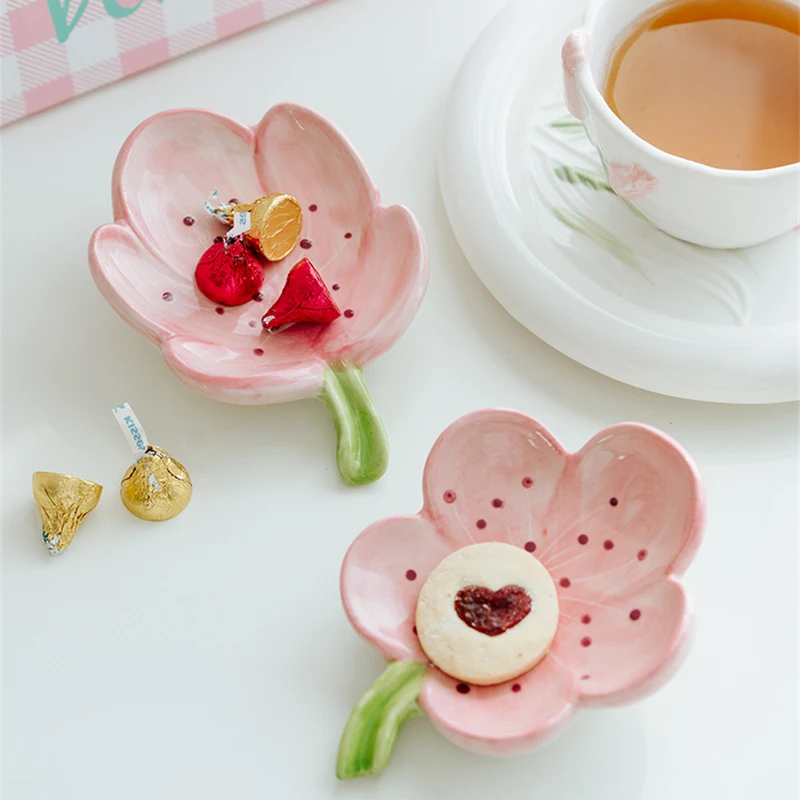 Flower Ceramic Dessert Saucers Creative Cute Hand-Painted Underglaze Tulip Small Dish Hotel Toilet Drain Soap Dish Home Tray