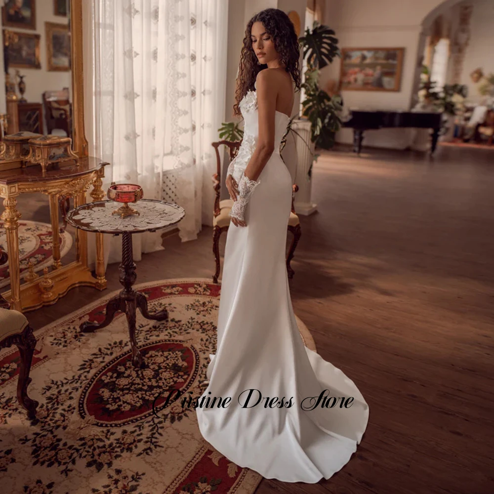 Charming Sheath Satin Wedding Dress with Court Train Pleat Customized Sleeveless 3D Flowers Floor Length Bridal Gown for Brides