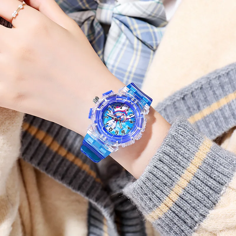 かわいい漫画キッズ腕時計ファッション発光子供のクォーツ時計シリコーン腕時計ギフト少年少女学生モントルランファン