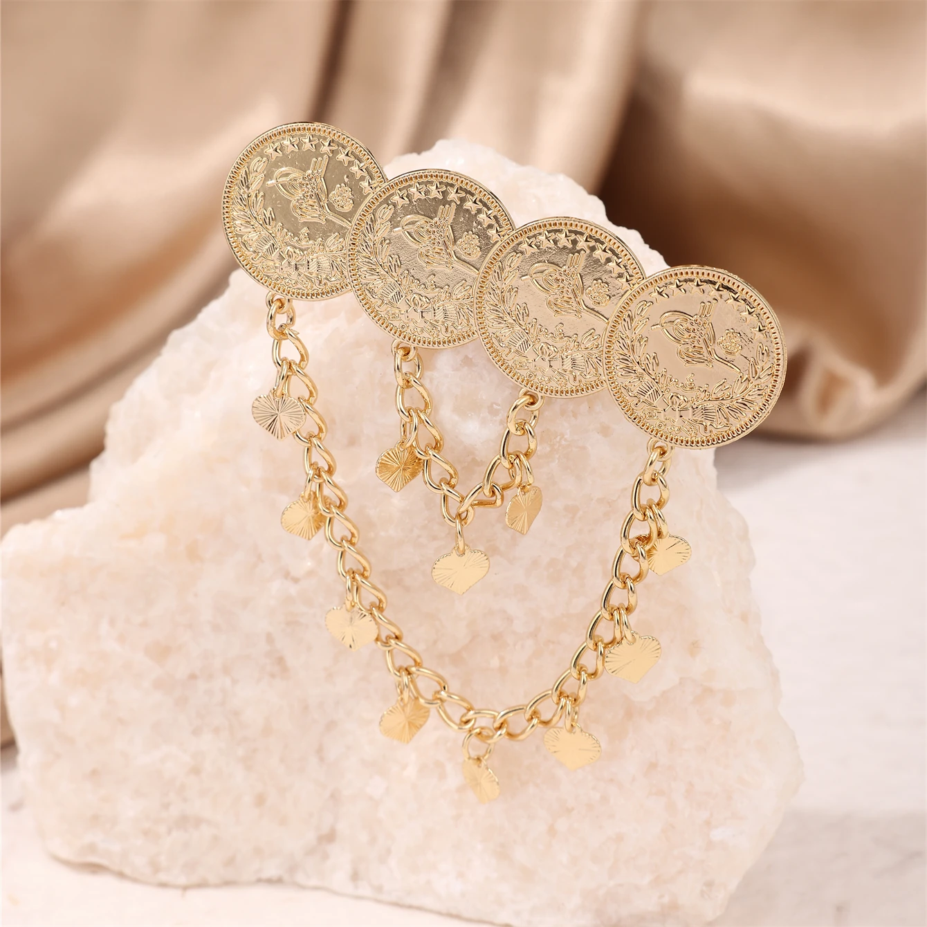 A Delicate Turkish Lady Corsage The Bride Tassel Brooch French Retro Coin Style Collar Button Clothing Accessories