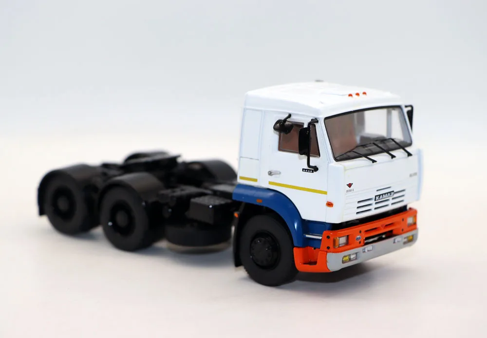 Nouveau tracteur à l'échelle 1/43, camion KAMA3 5490, modèles urss moulés sous pression pour Collection de jouets, cadeau