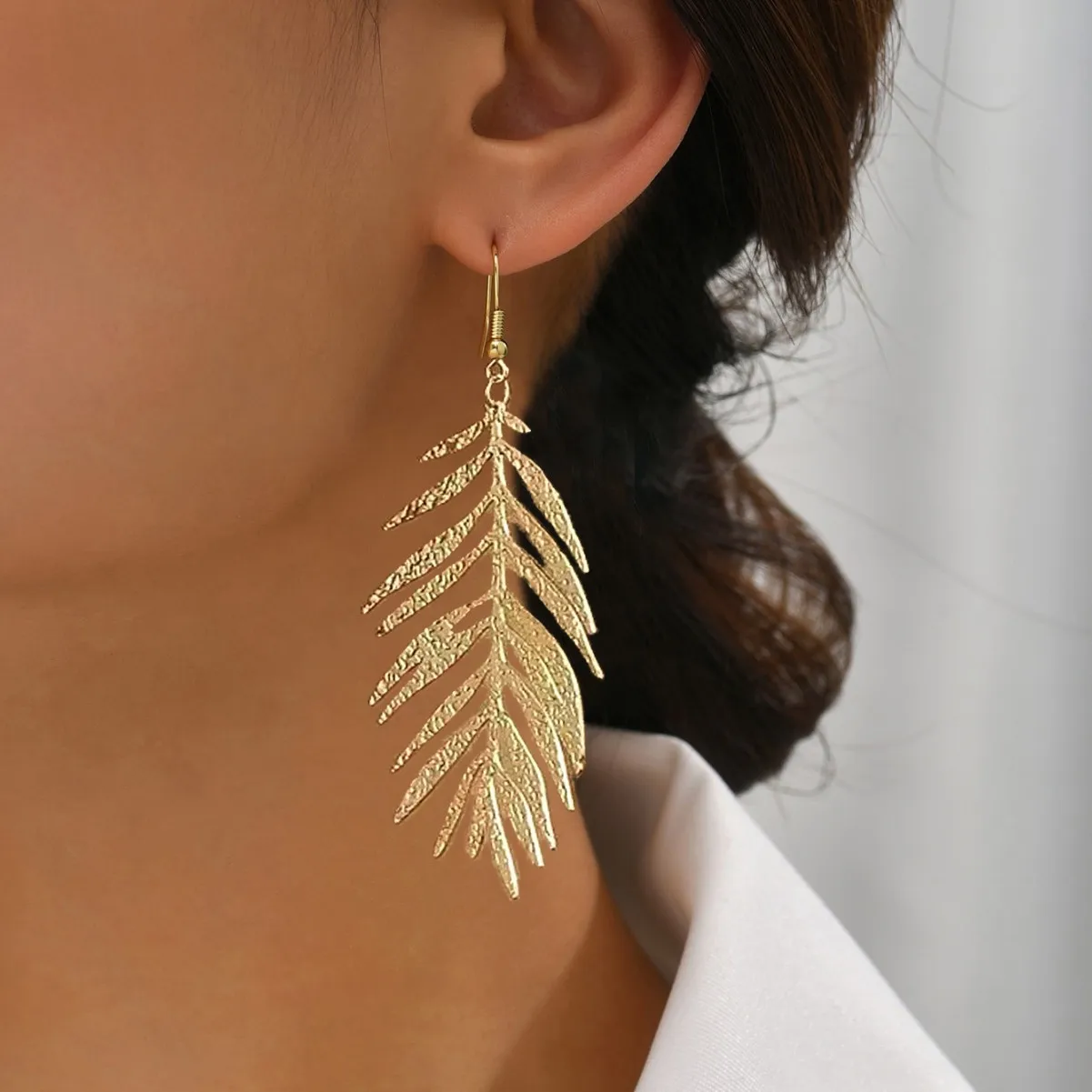 

Vintage leaf tassel drop earrings, elegant, simple & versatile long earrings for women.