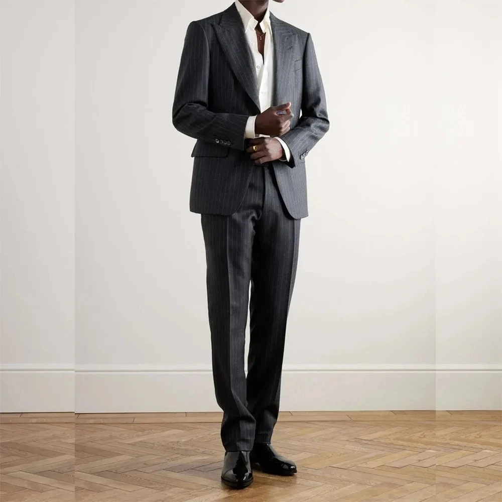 

Fashion Stripe Suits For Men 2 Piece Peaked Lapel Single Breasted Slim Fit Business Jacket Pant Banquet Wedding Male Clothing
