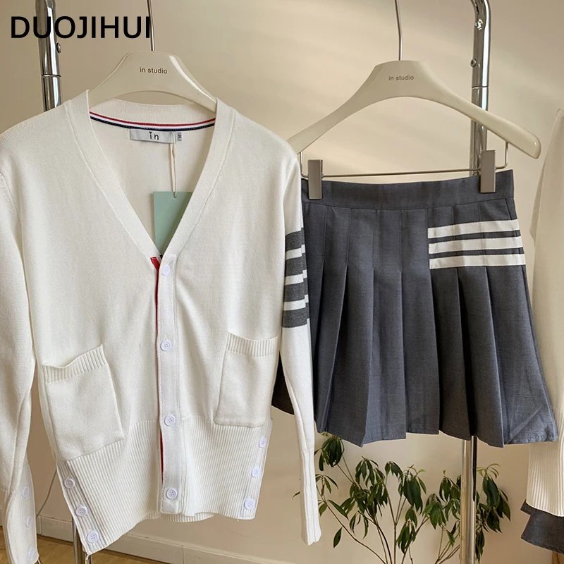 DUIJIHUI stile Preppy Cardigan femminile lavorato a maglia con scollo a v di base autunno classico a righe moda contrasto colore semplice Cardigan