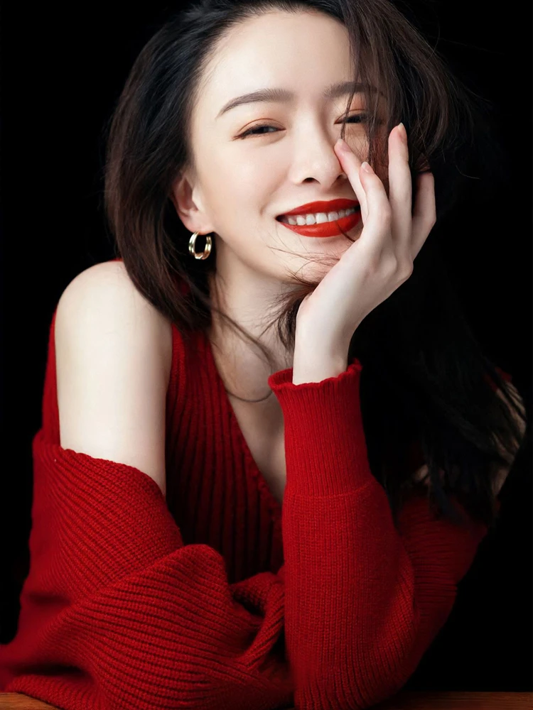 

High-End Red Emotion Portrait Art Photo Clothing Magazine Landscape Photography Studio New Arrival Women's Ethnic Costume