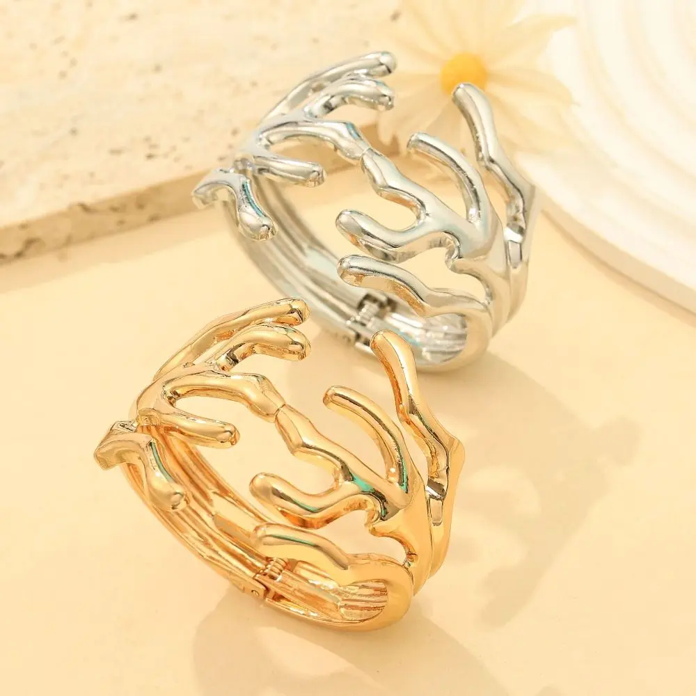 المعادن واسعة غير النظامية المفتوحة الإسورة غلو أوروبا الأمريكية نمط فرع الكفة أساور سبيكة الأقلية تصميم سوار مبالغ فيه #3