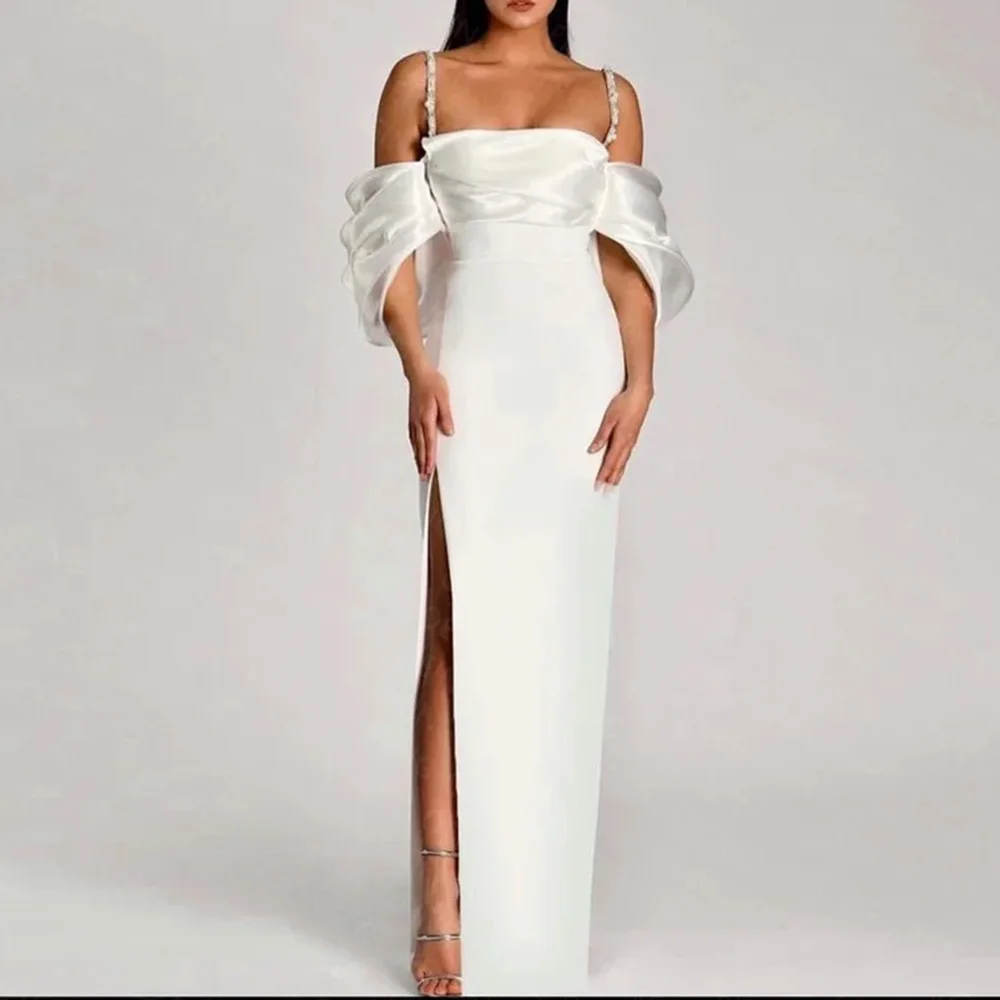 فساتين زفاف كلاسيكية للضيوف جيرسي غمد/عمود فساتين حفلات الزفاف عاجية خارج الكتف لؤلؤ فتحة جانبية فستان الزفاف #1