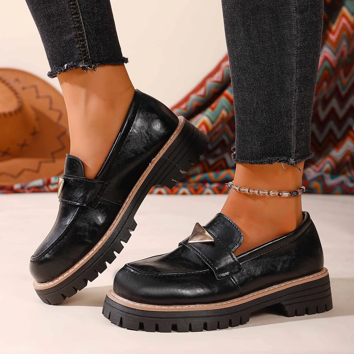 

British-style Women's Loafers Fashion Thick-soled Chunky Heels Metal Buckle Leather Slip-on Casual Shoes Platform Mid-heel Pumps