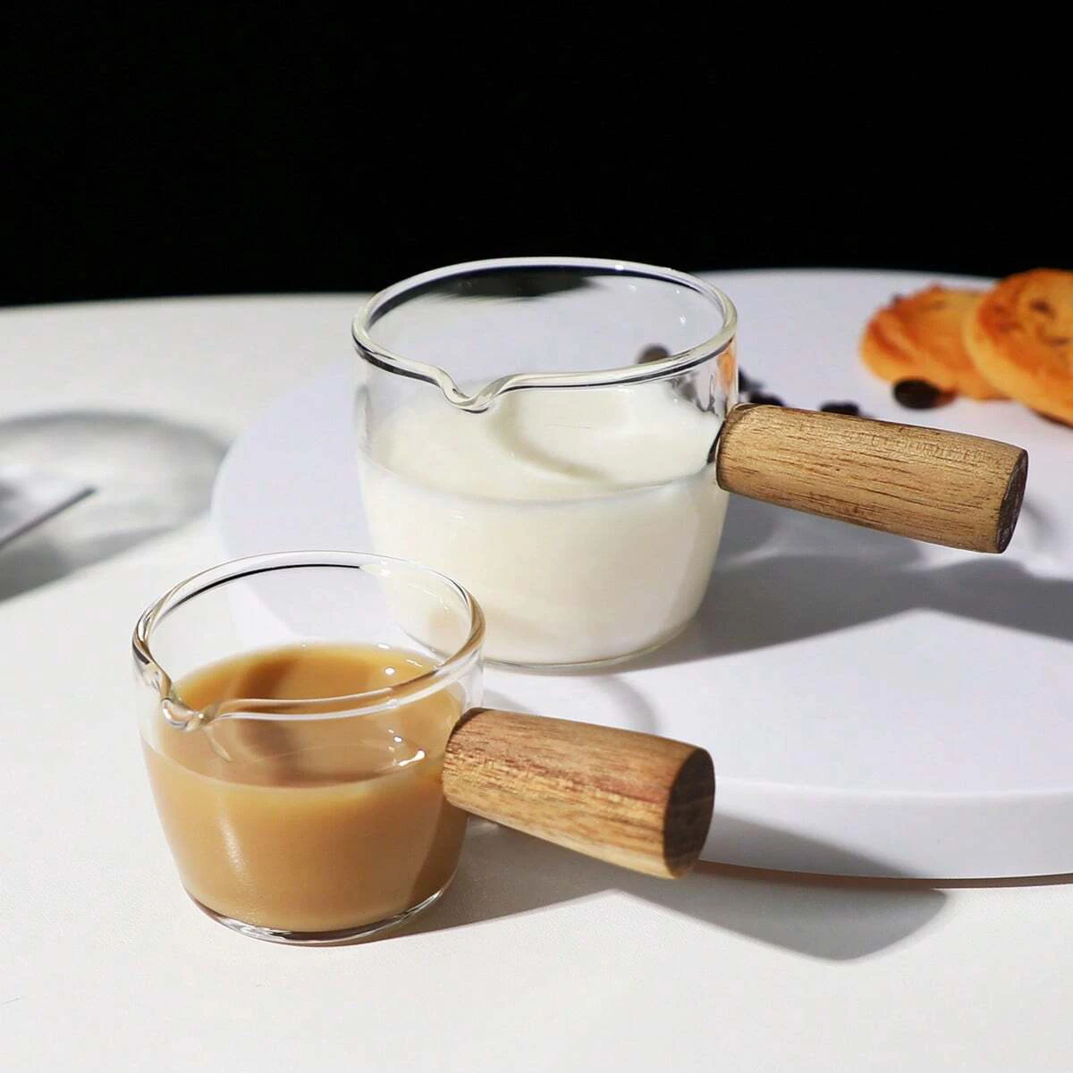 1 Stück – Kaffee- und Milchbecher mit Holzgriff, kleine Milchdose, Glasbecher