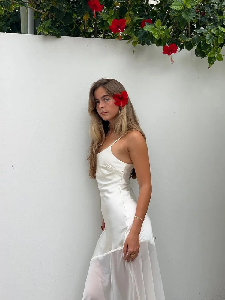 Vestido largo elegante de satén blanco con retales, vestido ajustado sin mangas con espalda descubierta a la moda, novedad de 2025, bata de playa para vocación