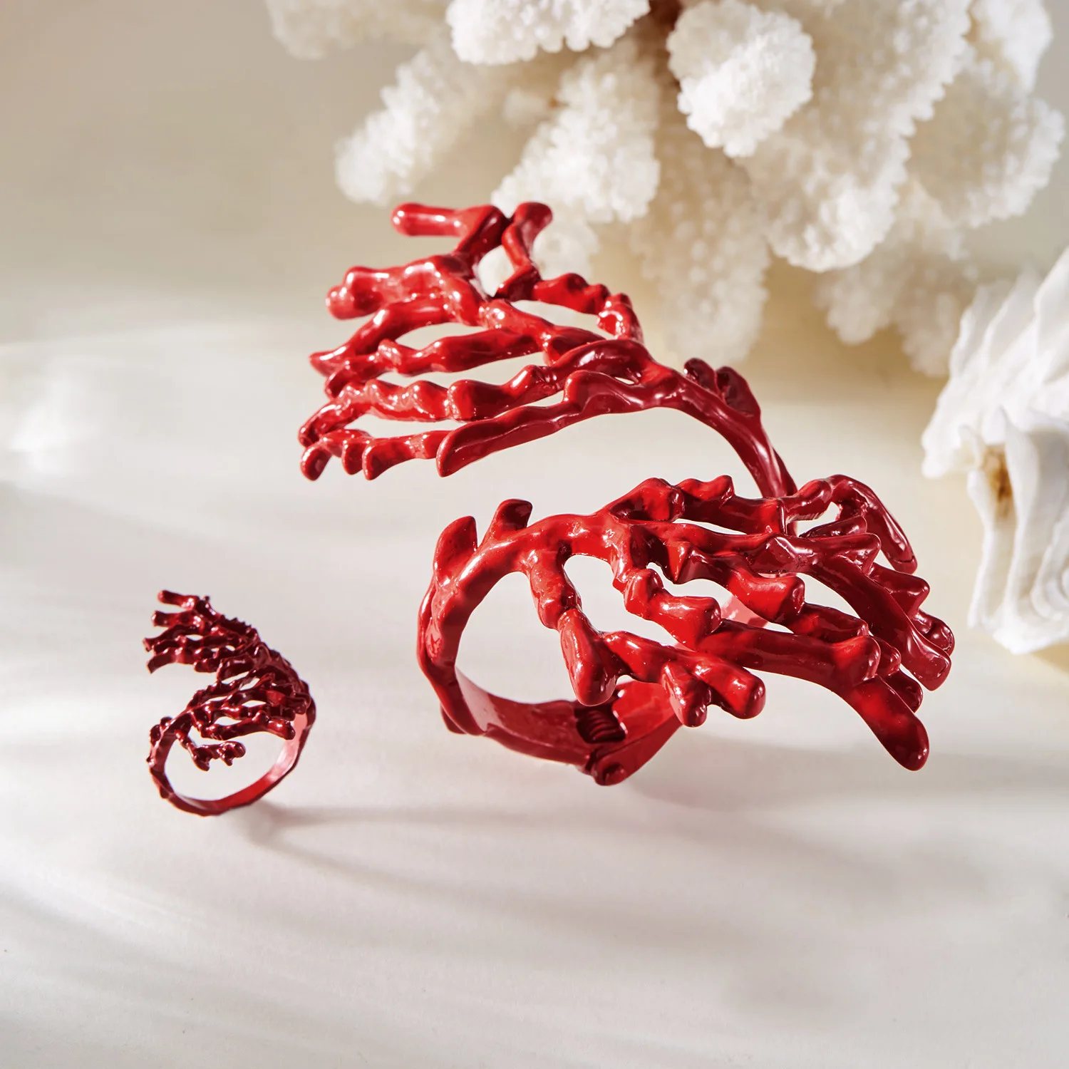 

New Fashion Asymmetrical Red Coral Ring Bracelet Set Women's Exaggerated Hip Hop Hand Jewelry Elegant Stylish Accessory
