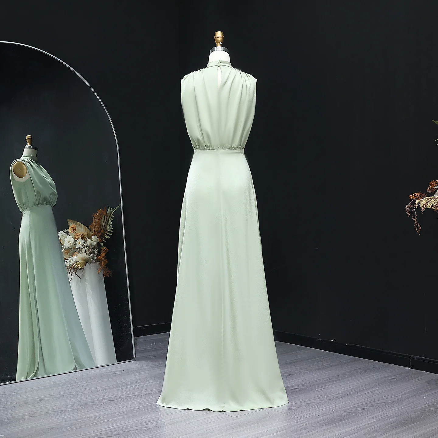 シャロンはエレガントなグリーンサテンハイネックノースリーブブライドメイドドレスロング女性除草ゲストガウンBS010カスタマイズ