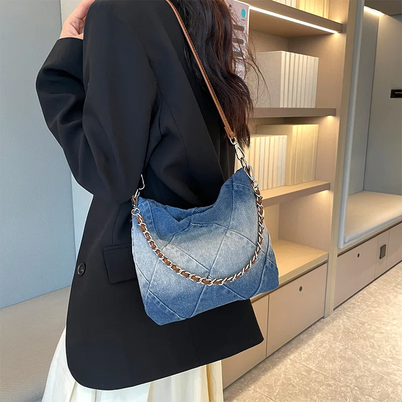 Borse a tracolla Casual da donna 2023 nuova borsa a secchiello in Denim borsa a tracolla a catena di moda Casual semplice borsa ascellare per le donne