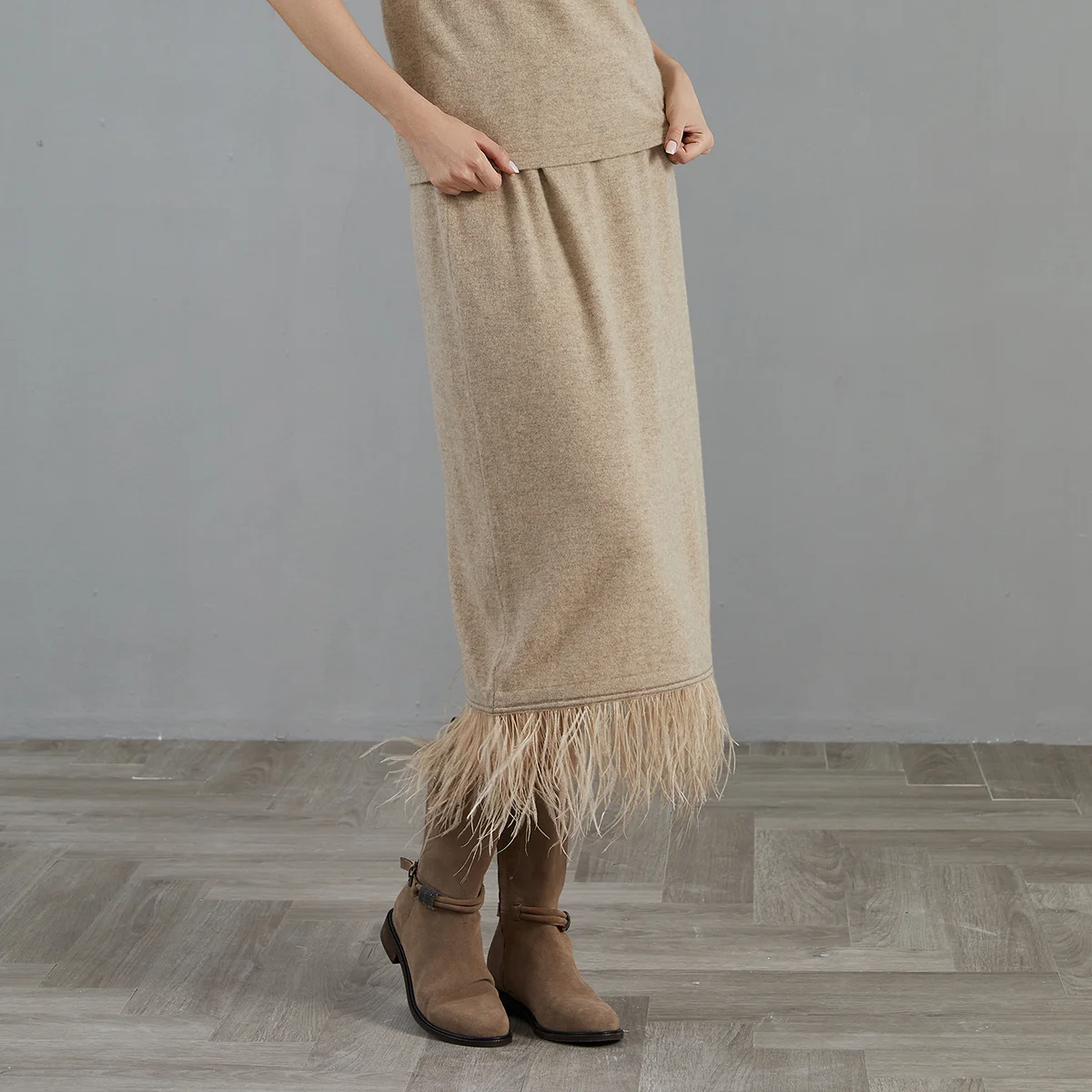 BC758 High quality luxury women\'s  100% cashmere ostrich feather tassel trimmed midi skirt