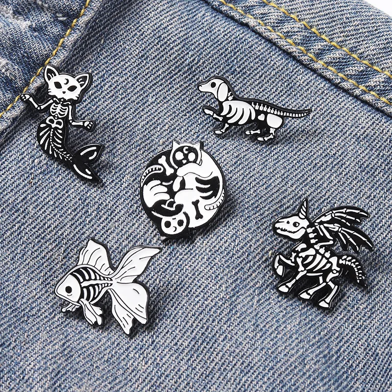 Broche de Calavera, sirena, perro, gato, Rana, unicornio, mariposa, conejo, ballena, murciélago, insignia, alfileres de solapa, nuevo Animal de aleación