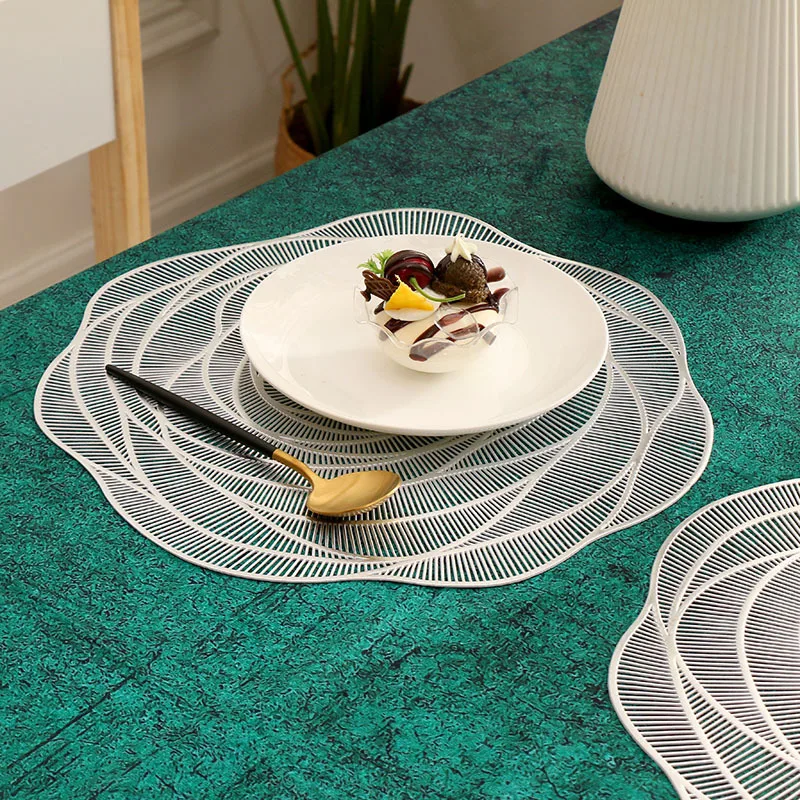 

Rose Flower Shaped Hollow Placemat Christmas Table Mat Coaster Dining Washable Coaster for Wedding Party Home Decor Table Pads