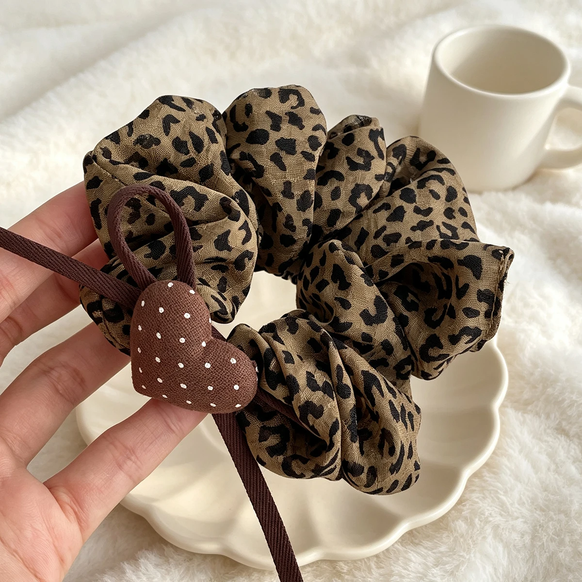 1PC Leopard Print Scrunchie with Heart Pendant, Vintage Fabric Hair Tie, Women Ponytail Holder Sweet Hair Accessory
