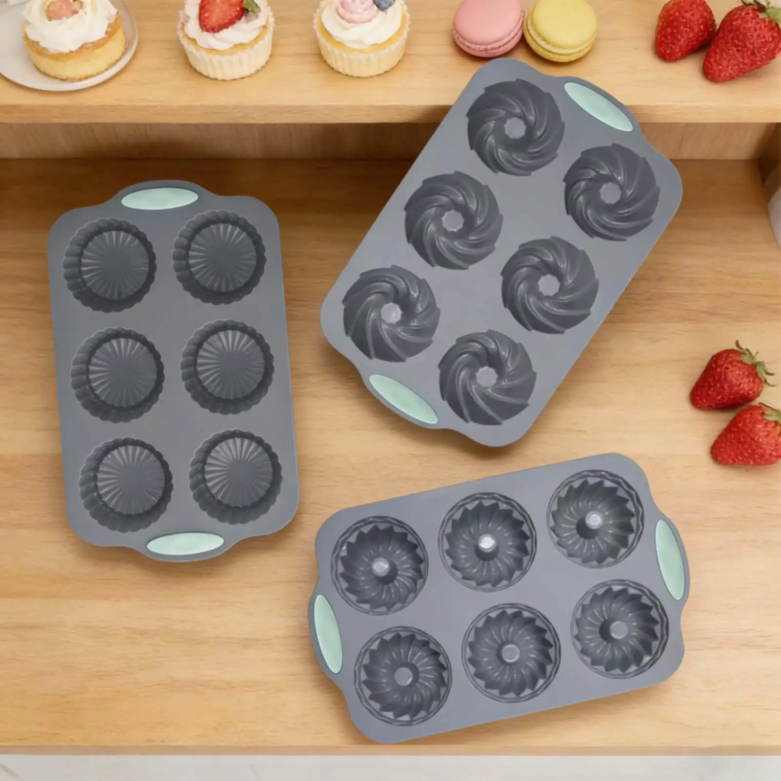 Silicone Ice Tray Wreath Design Silicone Blocks Maker 3 Pieces Ice Tray For Kitchen Drinks Beverage Cocktail Donuts Soap