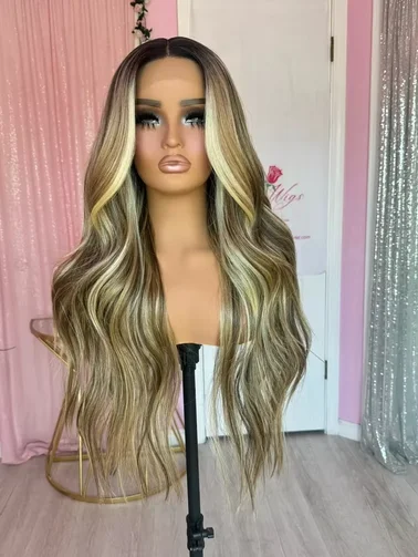 Donker Asblond Hoogtepunten Body Wave Synthetische Pruiken Voor Vrouwen 28 inch Lange Golvende Kant Voorpruik Meisjes Cosplay Party Dagelijks gebruik Pruik