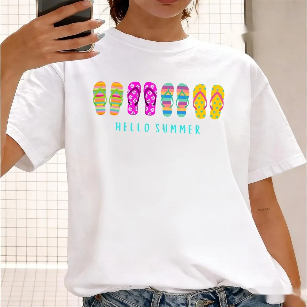Hello Summer Flip Flops Grafik-T-Shirt im Preppy-Stil mit Küsten-Flair für Damen, leuchtend bunter Sandalen-Print, Strandurlaub, lässiges T-Shirt
