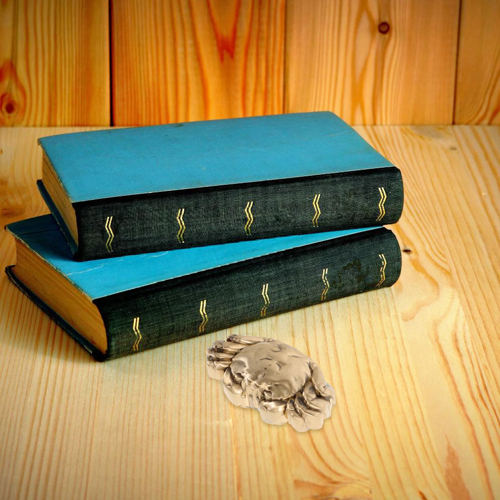 

Mini Brass Crab Statue Intricate Craftsmanship Sturdy Material for Living Room Study Office Desktop Decor Retro Animal Sculpture