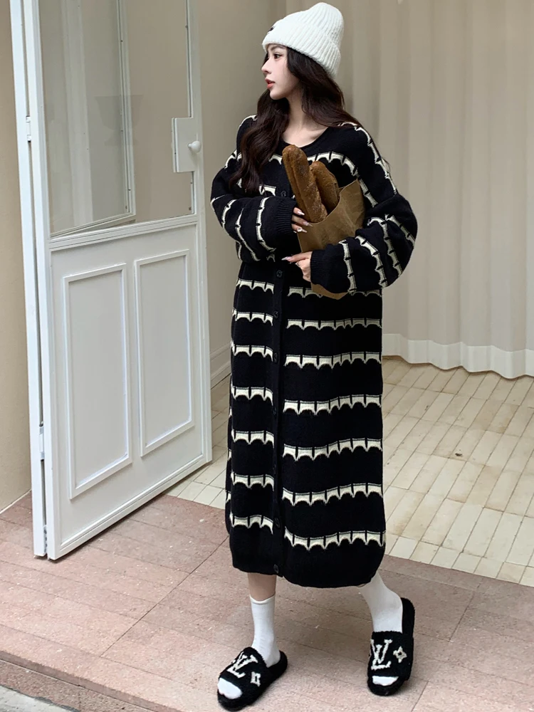 NYFS 2024 شتاء جديد كوريا المرأة شريط فساتين سترة Vestidos رداء Elbise فضفاض حجم كبير س الرقبة طويلة الأكمام فستان محبوك