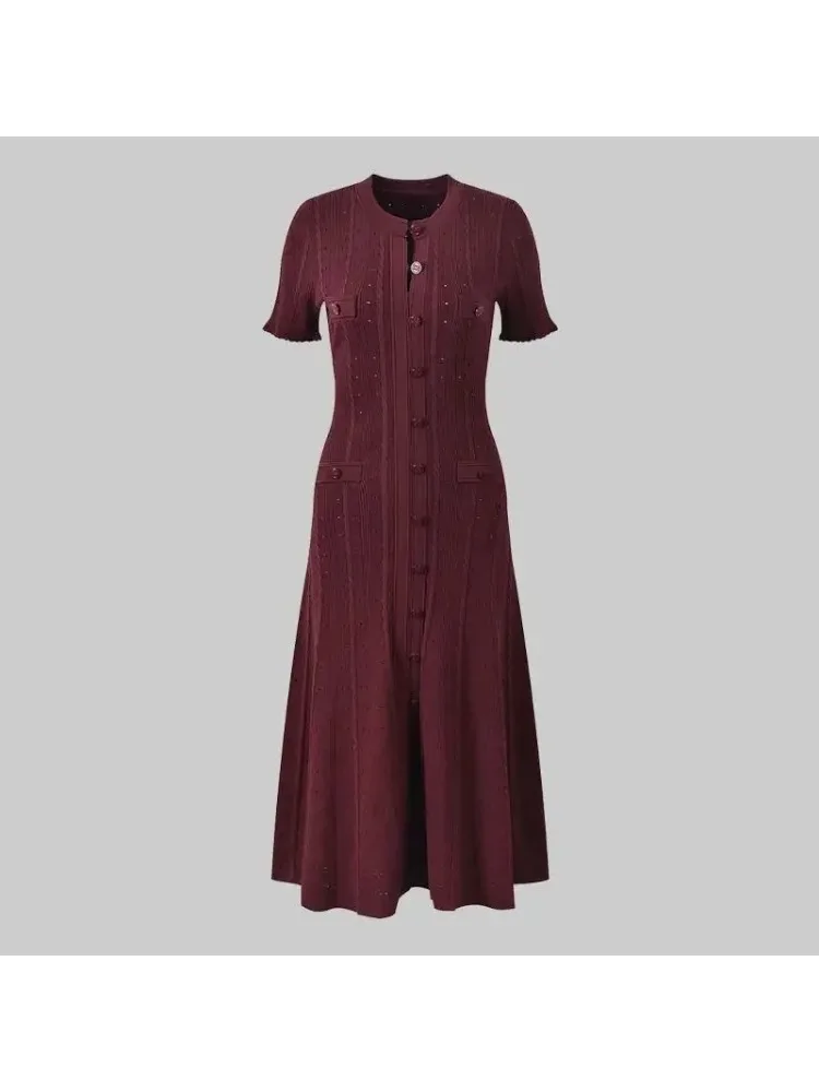 Zomer wijnrood korte mouw enkele rij knopen ronde hals lange jurk dames Frans zwart beige elegante holle slanke gebreide jurk - afbeelding 2