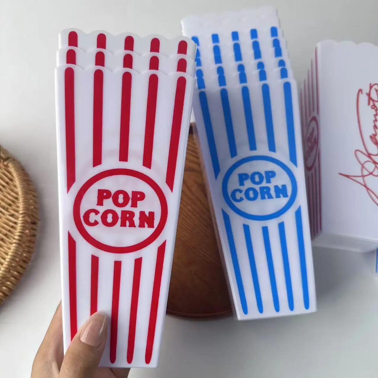 7.25in موضة المشارب الفشار تخزين الفشار صندوق ورقي صناديق الفشار المطبوعة شريط نمط الحاويات أكواب الفشار أكياس