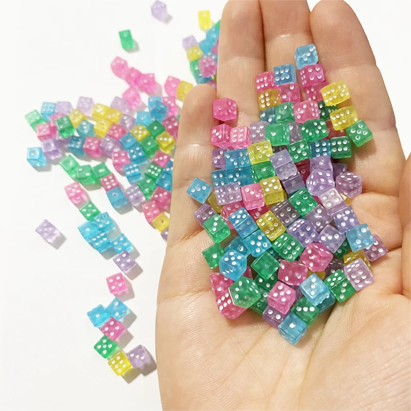 100 Pz 5*5*5mm Mini D6 Acrilico Gaming Punto Ad Angolo Retto Dadi Standard Cubo a Sei Facce Per accessori del Gioco Da Tavolo